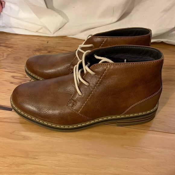 Arizona jeans Dutton faux leather chukka boot 8